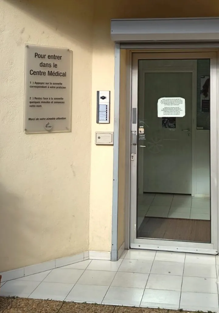 Entrée du Centre médical